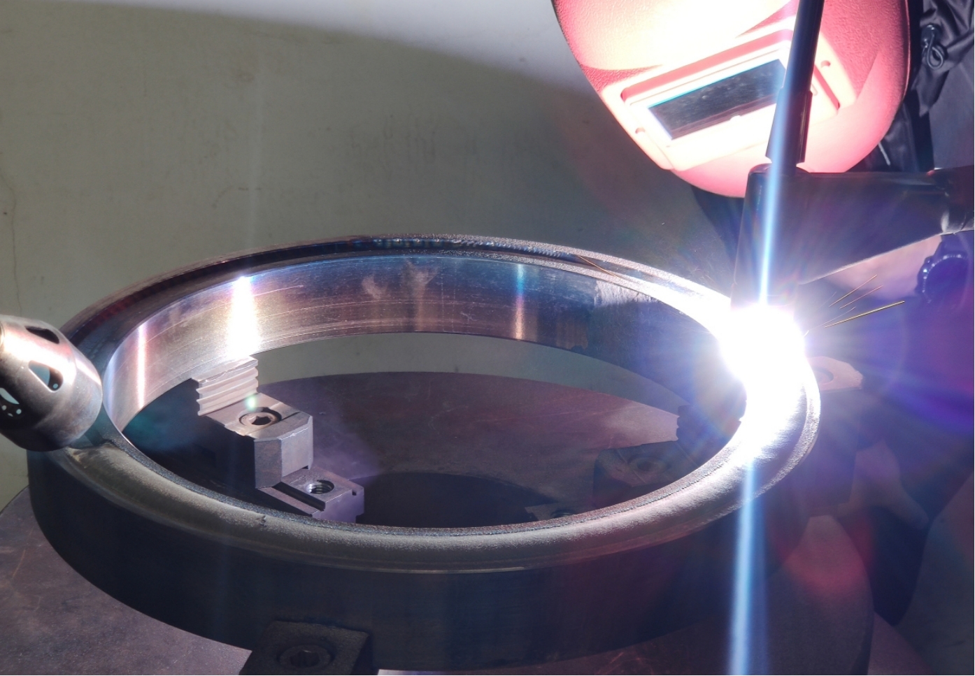 What are the applications of plasma surfacing nickel-based tungsten carbide?